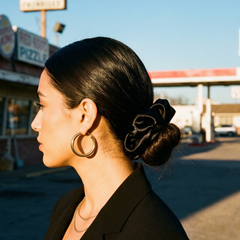 Šilko gumytė plaukams BLACK | DORE & ROSE | www.SILUETI.shop