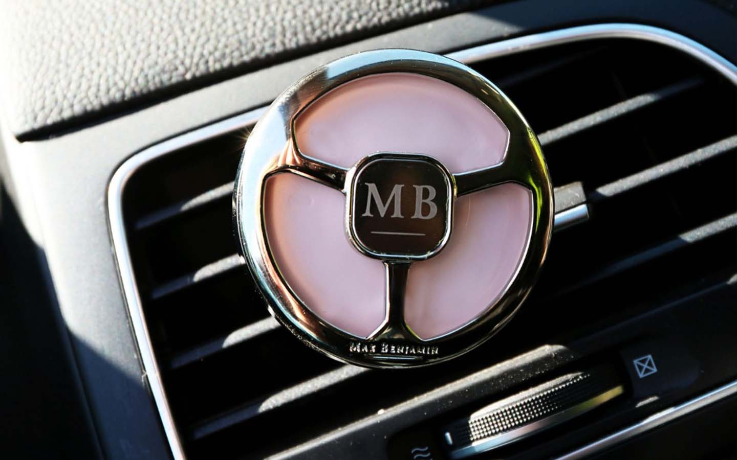 ${title} | ${vendor} | SILUETI