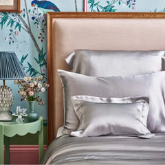 GINGERLILY Šilkinis užvalkalas pagalvei BEAUTY BOX SILVER GREY 50x75 cm - SILUETI