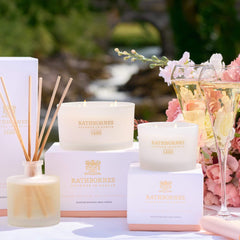 Aromatinė žvakė DUBLIN TEA ROSE, OUD & PATCHOULI 75 g - SILUETI