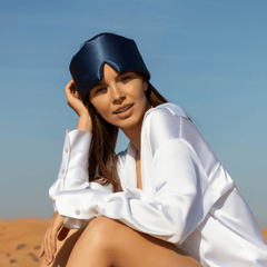 Šilkinė miego kaukė DEEP SLEEP MASK DARK BLUE | DORE & ROSE | www.SILUETI.shop