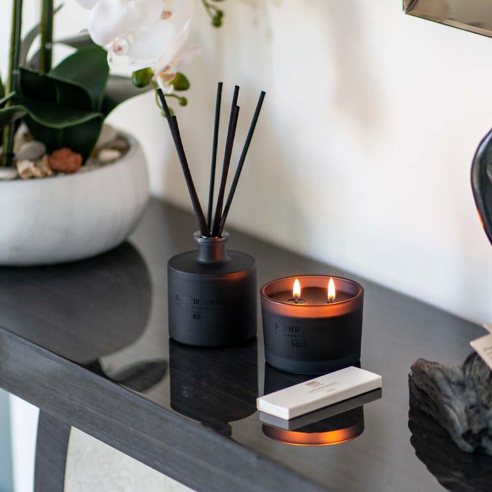 Aromatinė žvakė DUBLIN DUSK 75 g - SILUETI