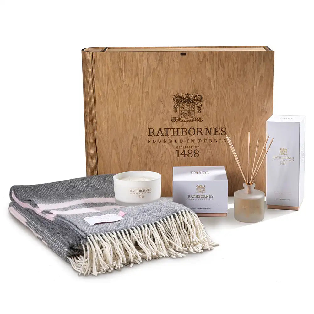 RATHBORNES Dovanų rinkinys LUXURY DUBLIN TEA ROSE, OUD & PATCHOULI | SILUETI e-boutique