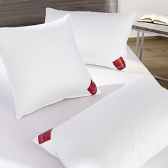 BRINKHAUS Trijų kamerų pagalvė DOWN SURROUND MEDIUM | SILUETI e-boutique 